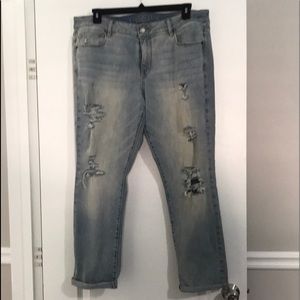 American eagle distressed skinny jean. Size 18